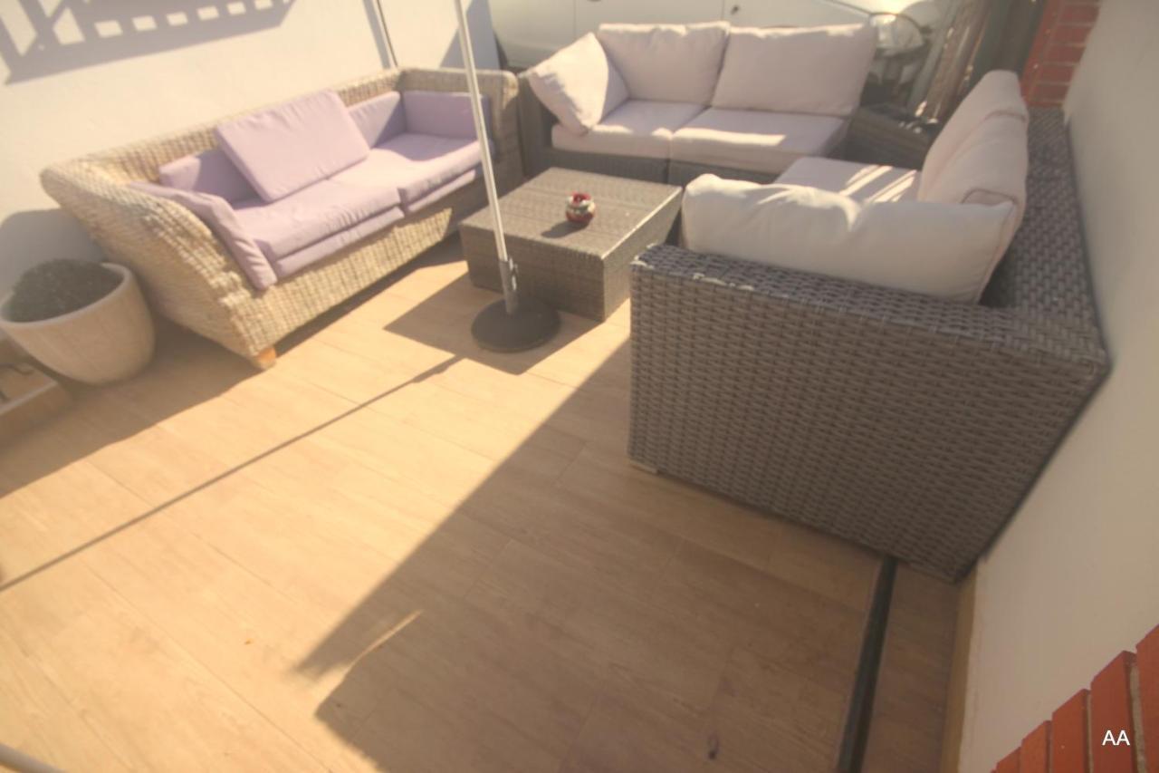 Little Peaceful Retreat Room With Bath, Heating, Terrace, Free Wifi Fridge Easy Parking Marbella Bagian luar foto