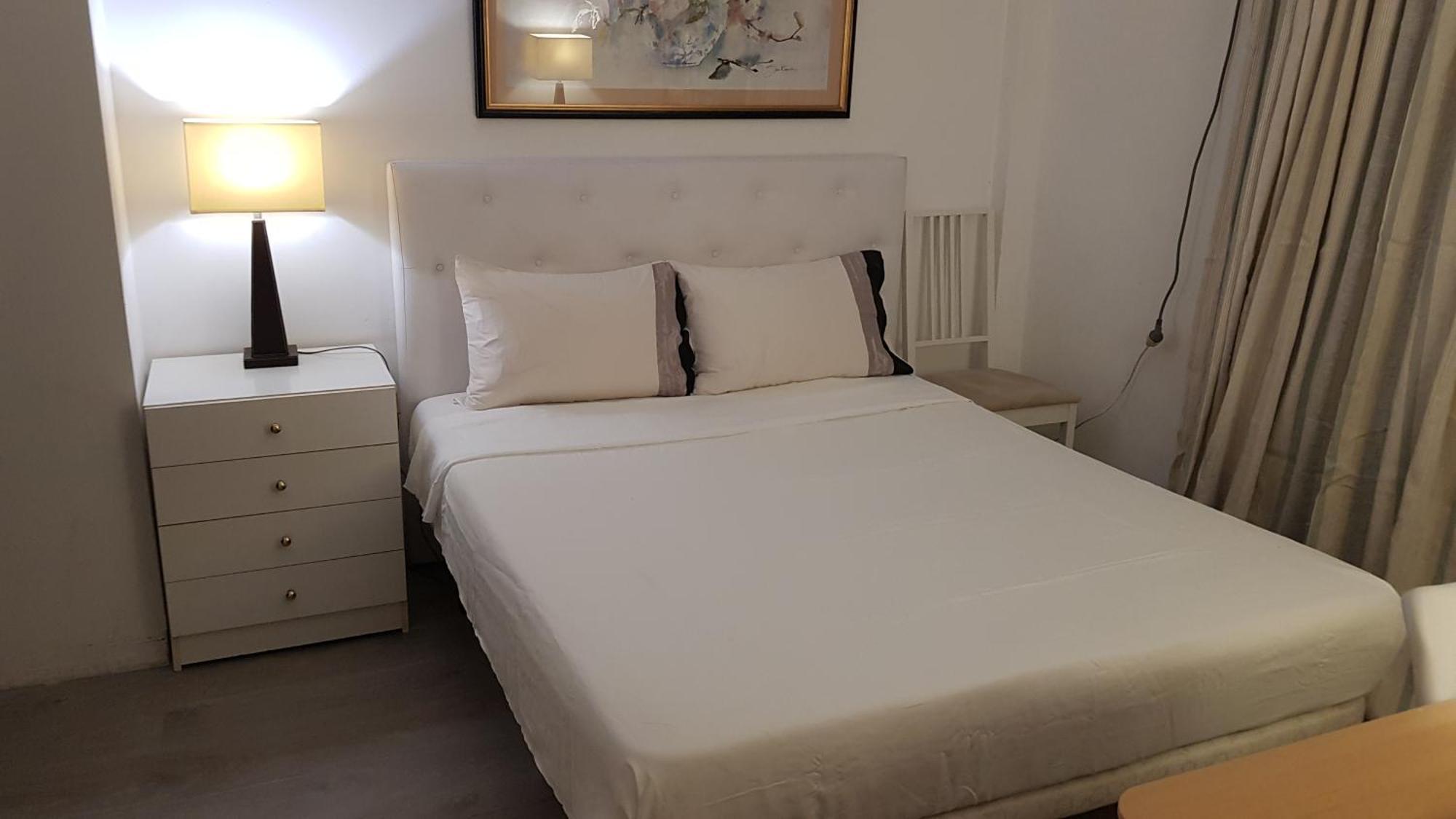 Little Peaceful Retreat Room With Bath, Heating, Terrace, Free Wifi Fridge Easy Parking Marbella Bagian luar foto