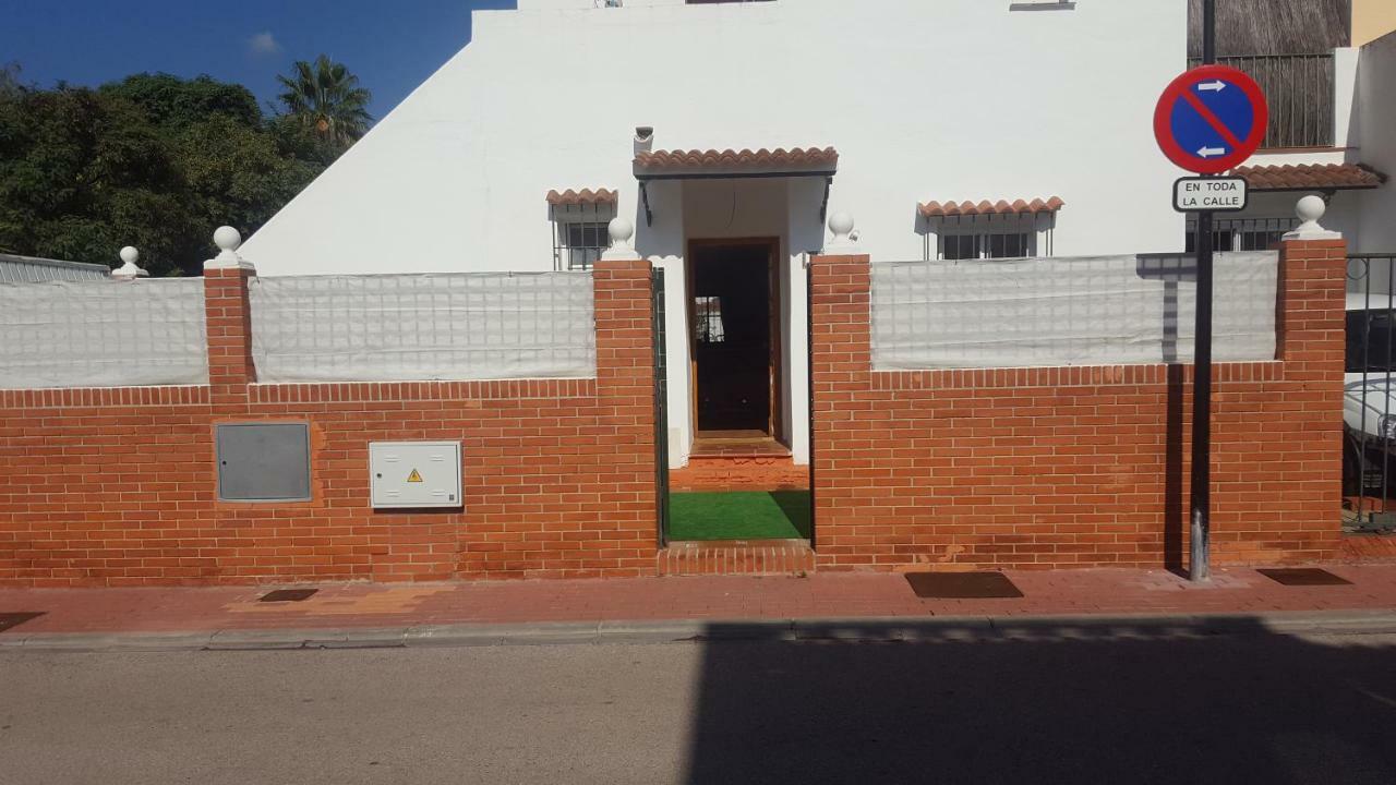 Little Peaceful Retreat Room With Bath, Heating, Terrace, Free Wifi Fridge Easy Parking Marbella Bagian luar foto